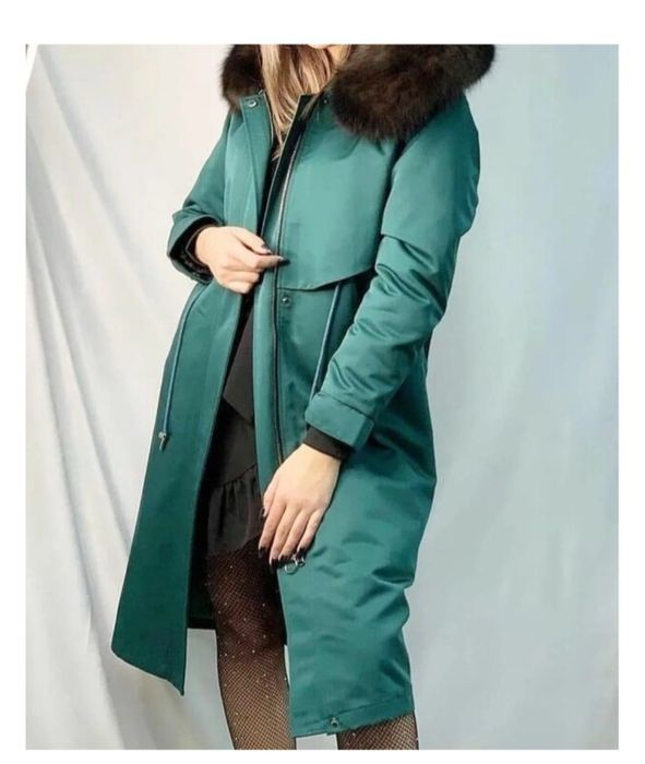 Продам парку женскую
