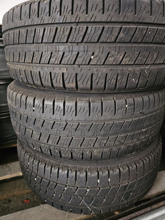 3 Anvelope iarnă Continental 215 60 17 C , de greutate  , profil bun