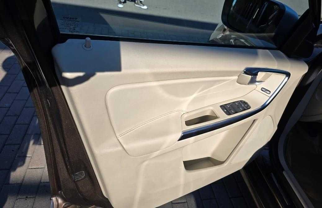 Volvo XC60 D4, 2014 – Mașină Fiabilă, Ideală pentru Familie