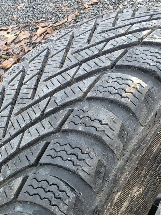Vand 2 anvelope iarna 185 60r15