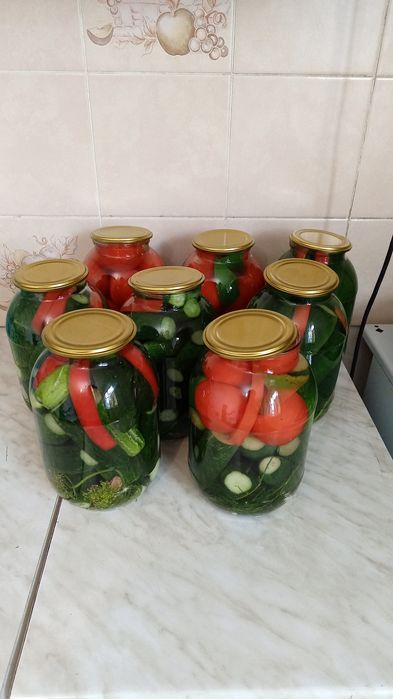 Продам соленья Огурцы помидоры Кампоты варенье этого года очень вкусны