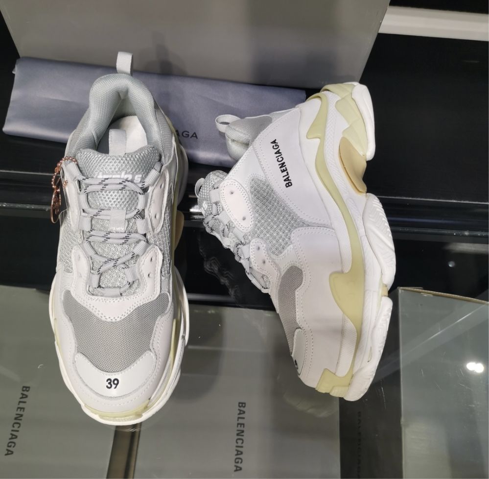 Balenciaga triple s