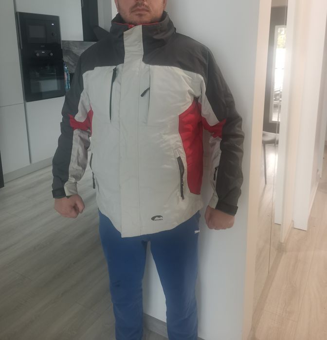 Vand geaca schi iarna