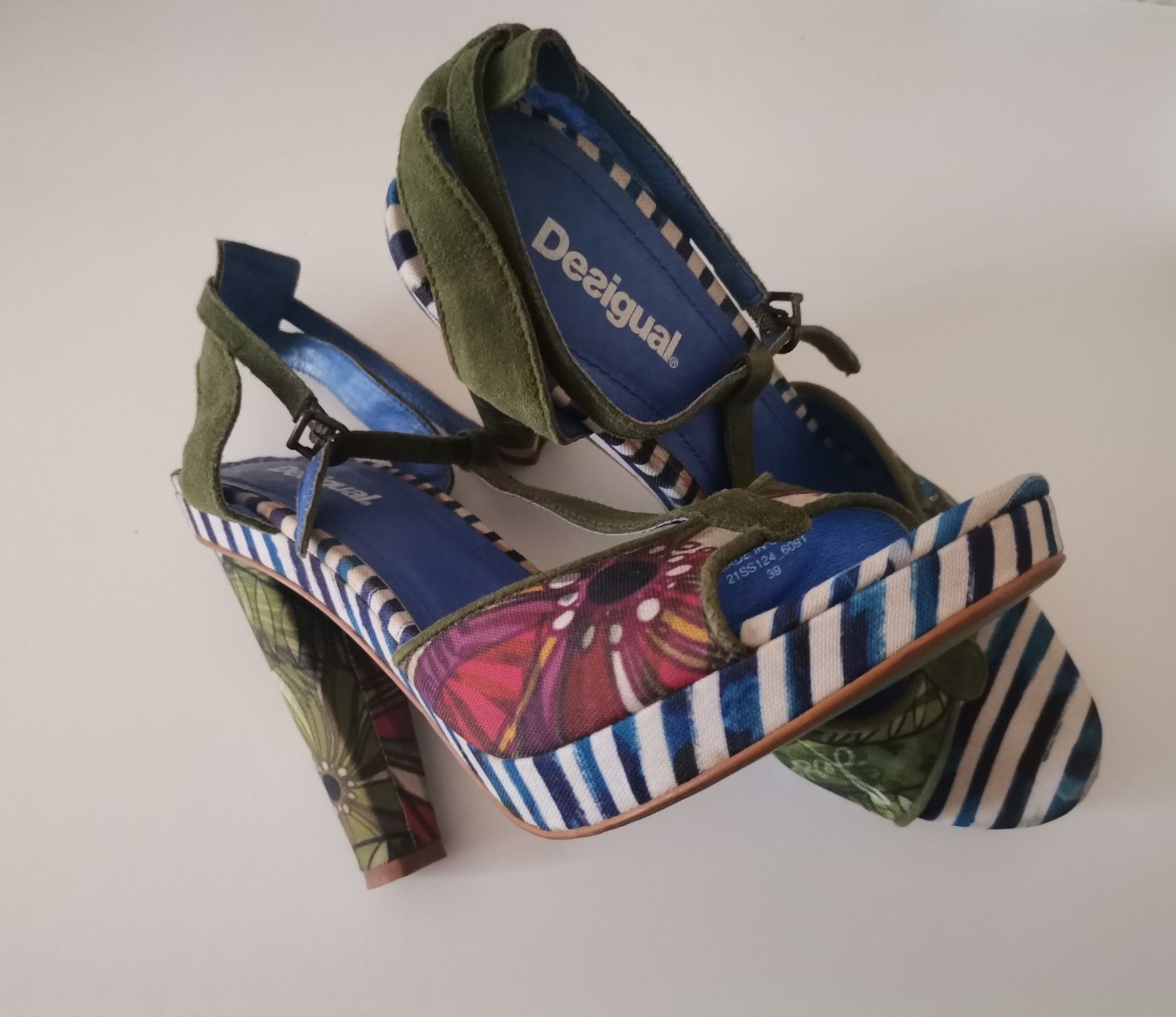 Sandale Desigual
