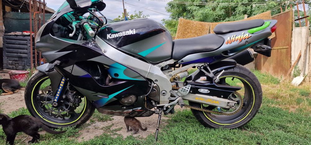 Vând Kawasaki zx9r