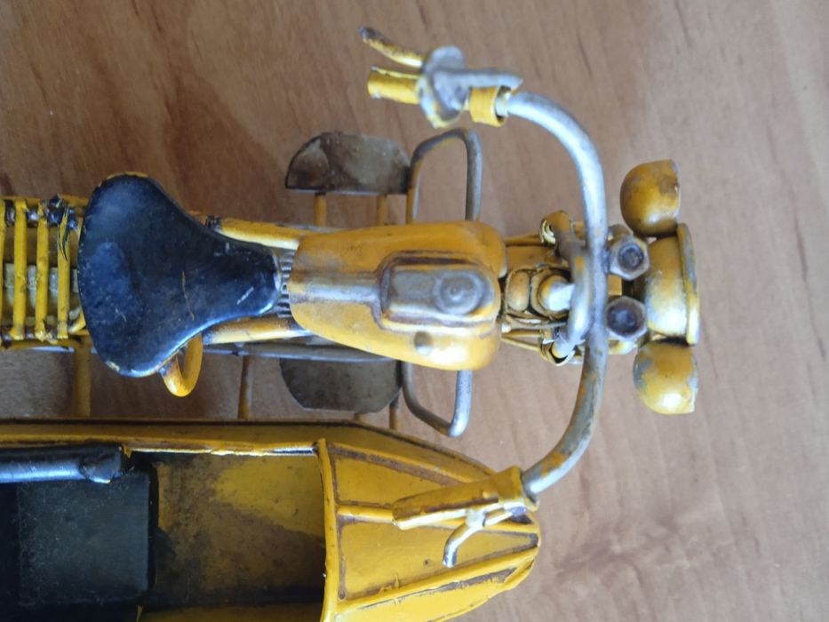 Уникат -Мотоциклет с кош за колекционери