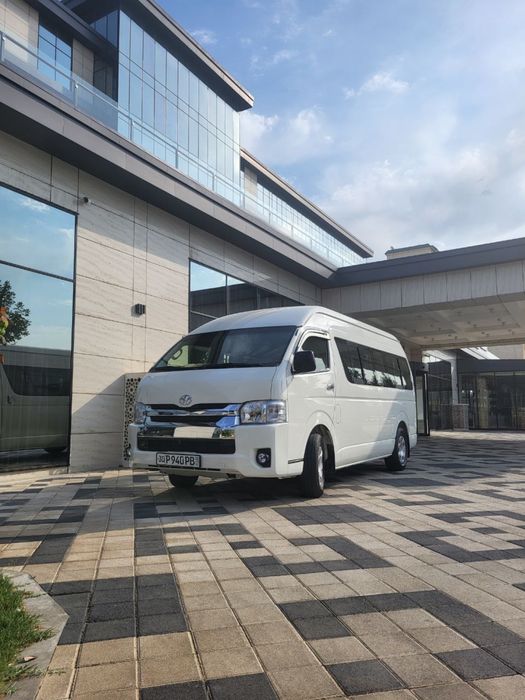 Срочно продается Тайота Хайс 2013 года