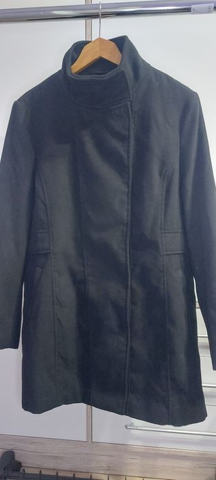 Черно дамско вталено палто