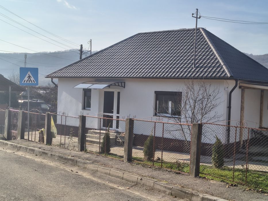 Vând casă la 60 km de Cluj com Șimișna Sălaj