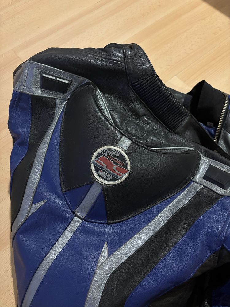 Мото екип IXS/ ботуши Dainese/ каска Nolan