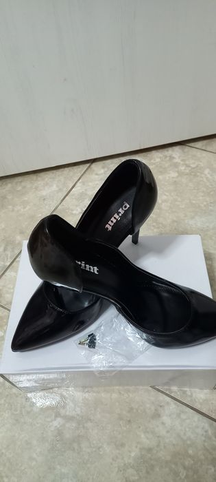 Pantofi 39 Siletto,noi în cutie