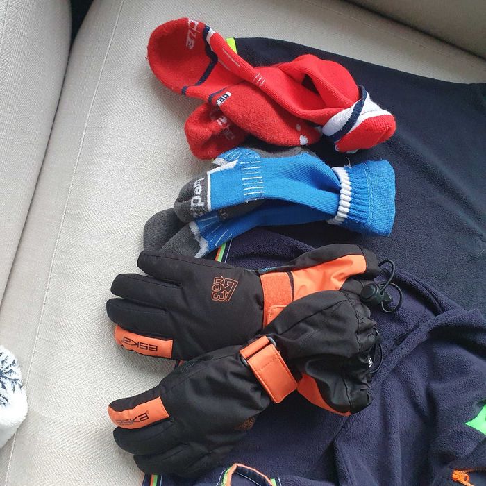 2 бр.Ски термо комплекта CMP: блузи,клин,чорапи,полари+ боне +ръкавици