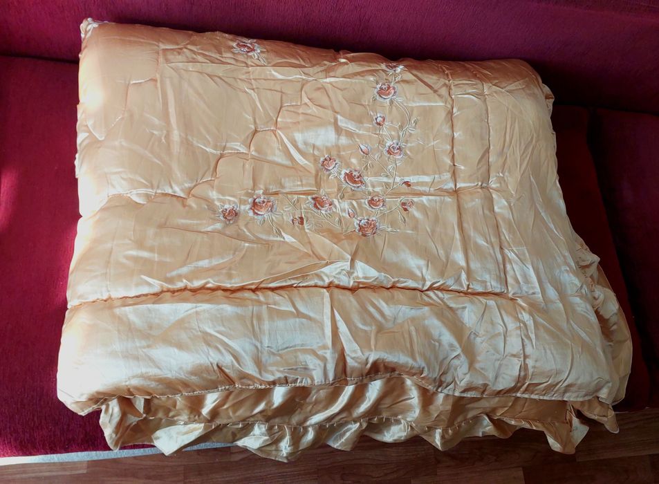 Одеяло двуспальное новое продам