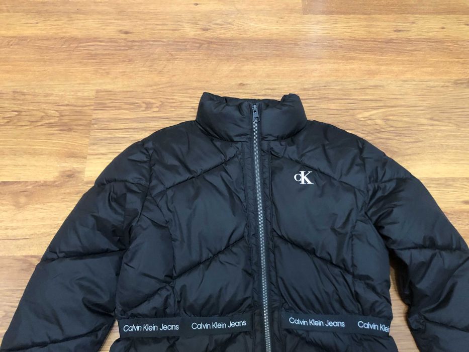 CALVIN KLEIN  зимно яке  16 год.
