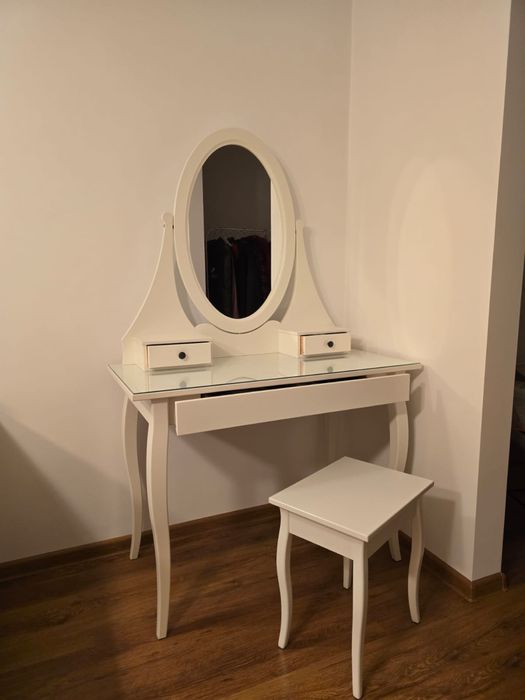 Masuta de machiaj IKEA HEMNES alba+oglinda ovala+taburet