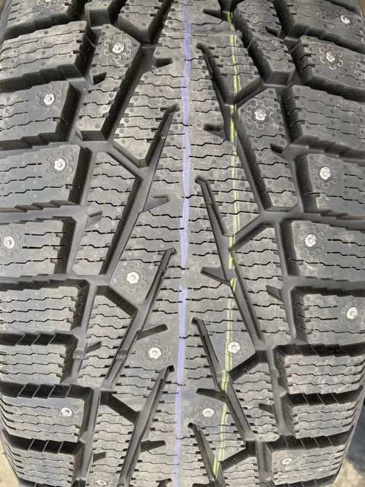 На 17 225/55 новая Шипы