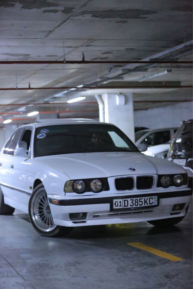 Bmw 525i tayyor praekt srochna sotiladi.