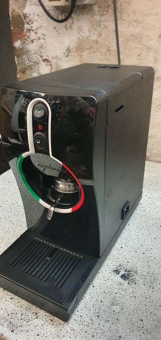 Продава се кафемашина на марка GRIMAC Модел TUBE