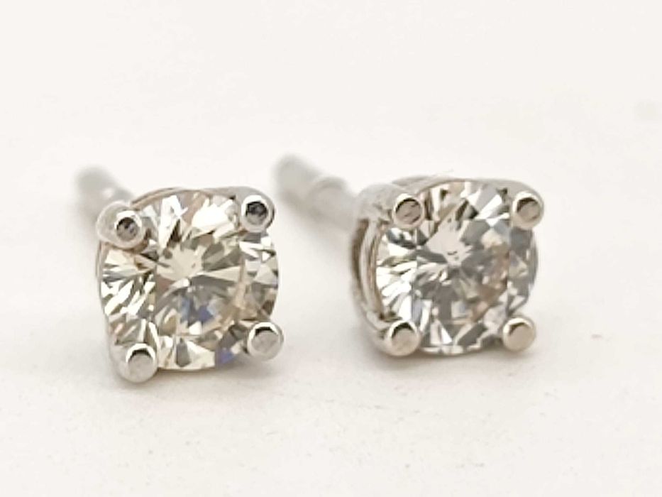 Cercei cu diamnte certificate de GIA 0,64ct