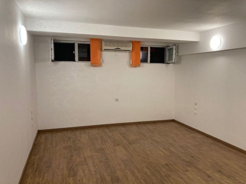 Дава се под наем Едностаен апартамент в Варна, Гръцка махала - 25 кв.м за 245 € - Снимка #1