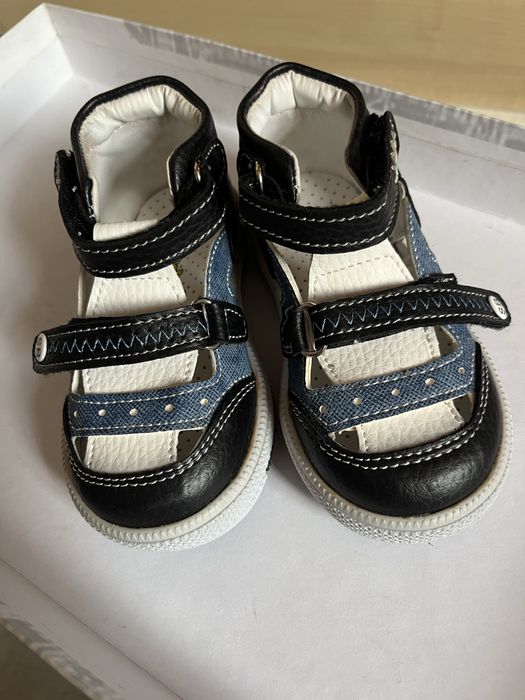 Детская обувь продам