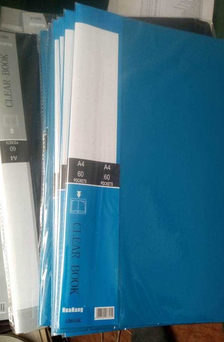 Папки пластиковые с 60 прозрачными файлами-вкладышами, синие и черные