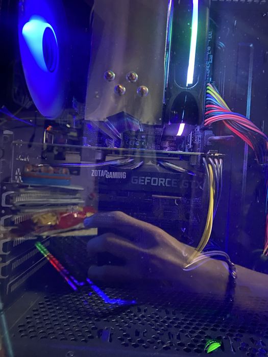 Vand calculator de gaming sau dau la schimb !