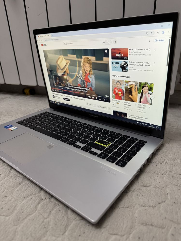 Asus VivoBook i5 с отпечаткой