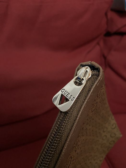 Plic Guess - make up bag - glossy wallet