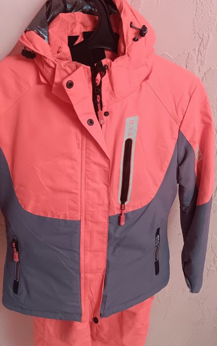 Зимний костюм размері 146