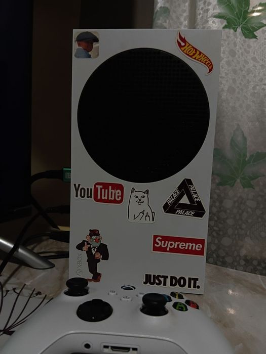 Продаю Xbox series S