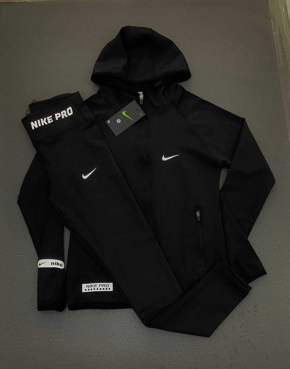 Дамски Екипи Nike
