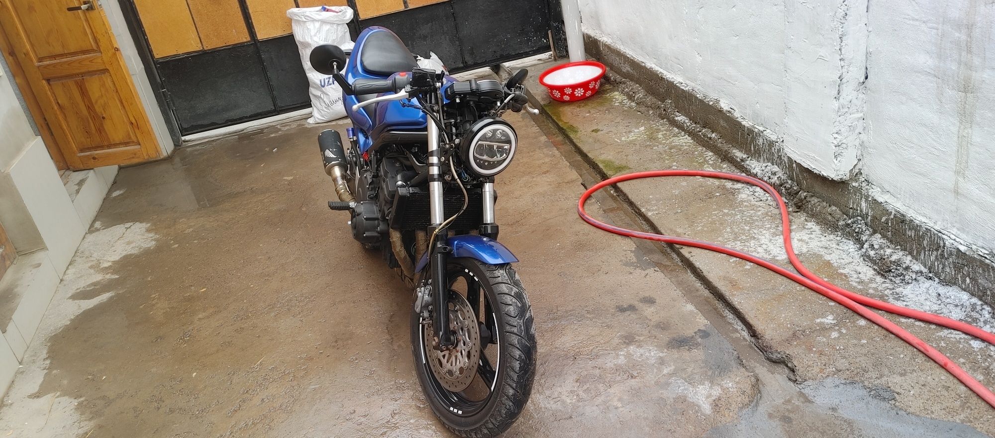 Мотоцикл Honda cb1