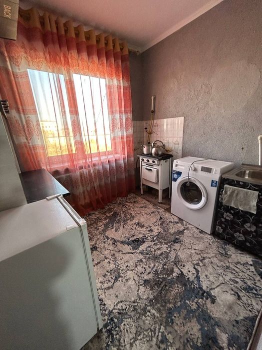 1 xonali kvartira sotiladi