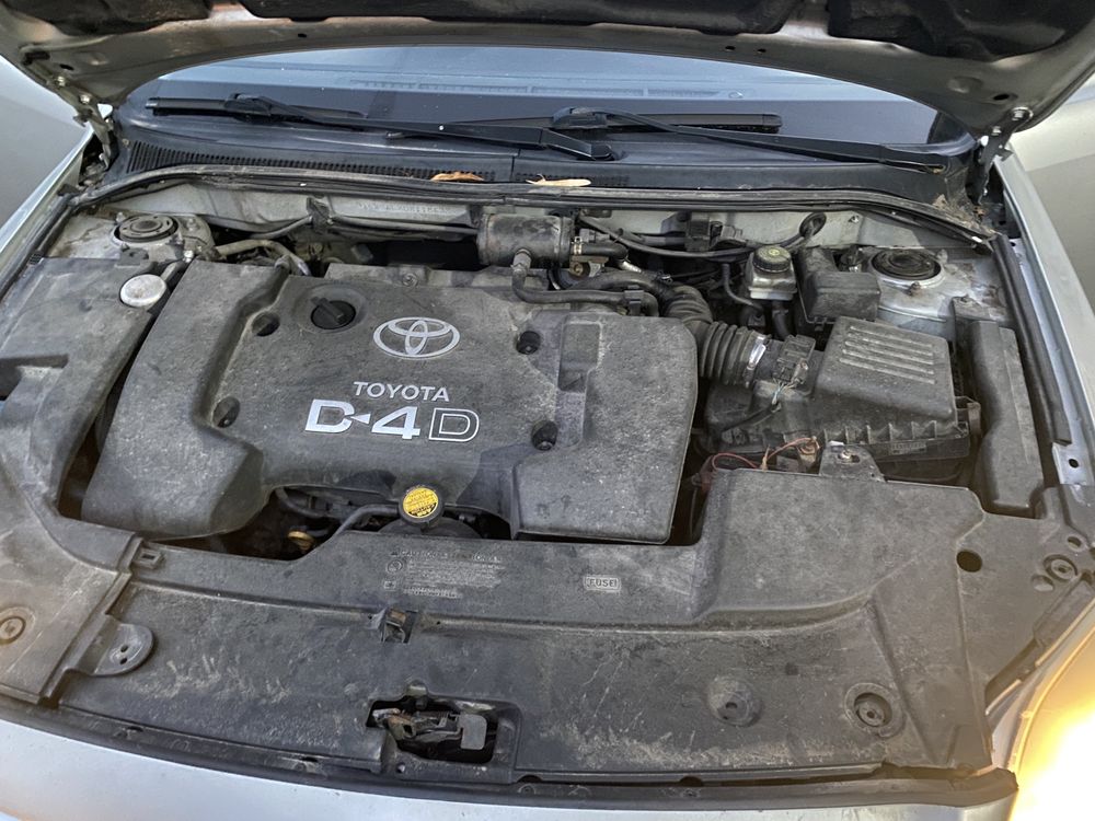 Piese toyota avensis motor 2.0 disel d4d