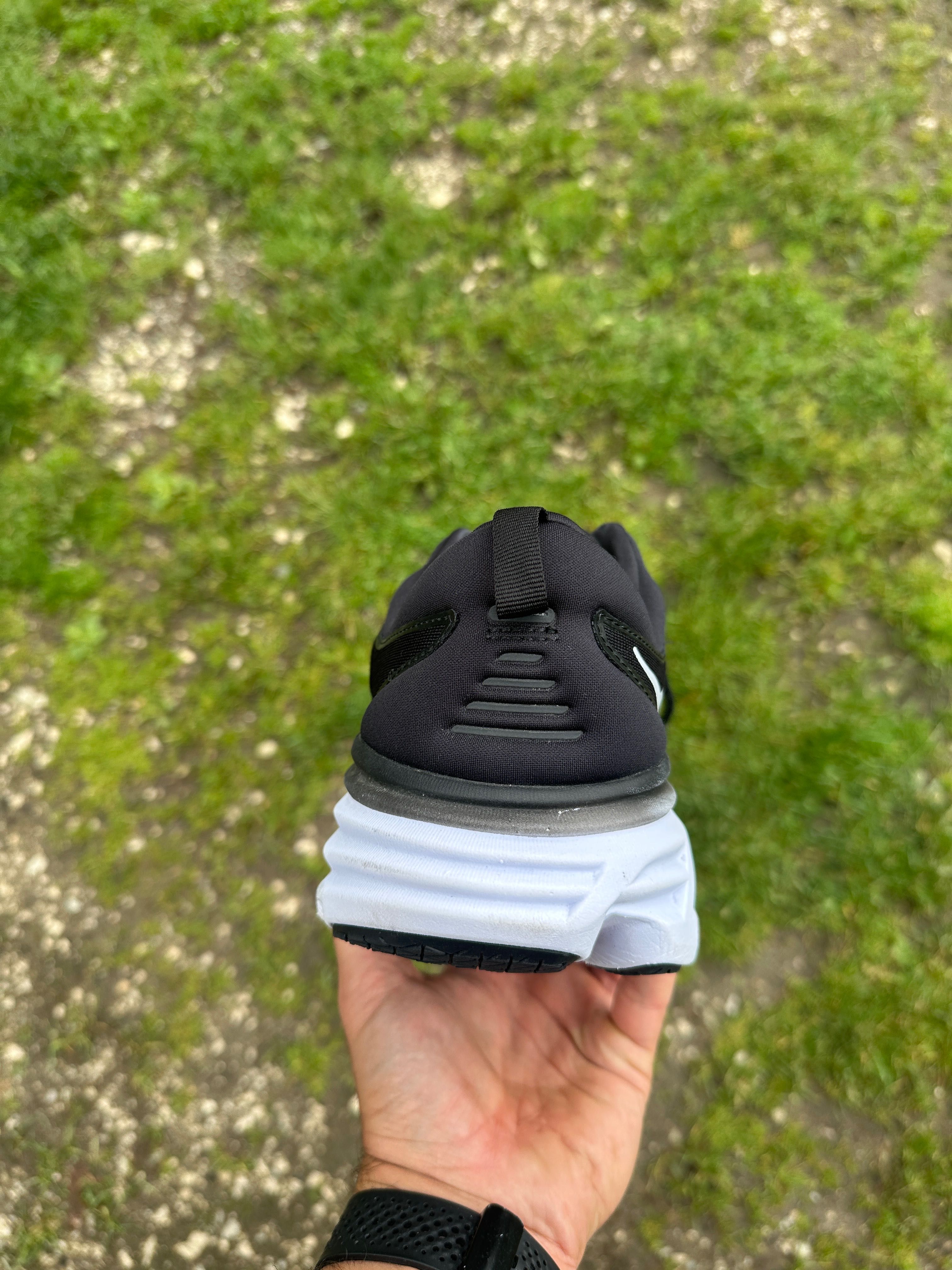Hoka Bondi 8 marimea 49 1/3