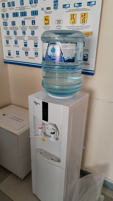 Доставкой вода 19л