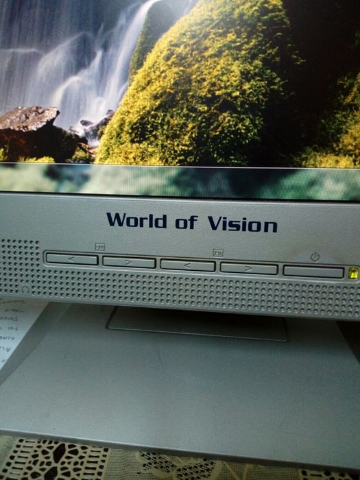 Monitor pc marca world vision diagonala 43cm