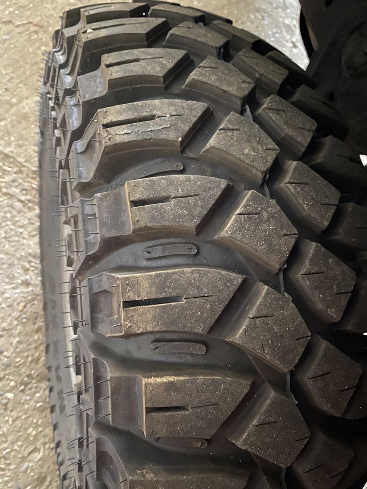 Jante Nissan Patrol cu Anvelope maxxis 35x12,5-R16