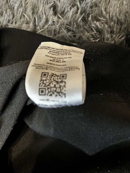 tricou off white aproape nou