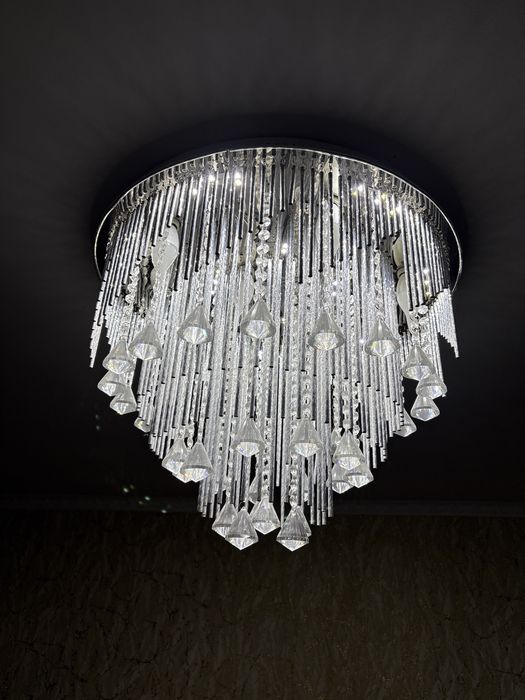 Люстра очень красивая