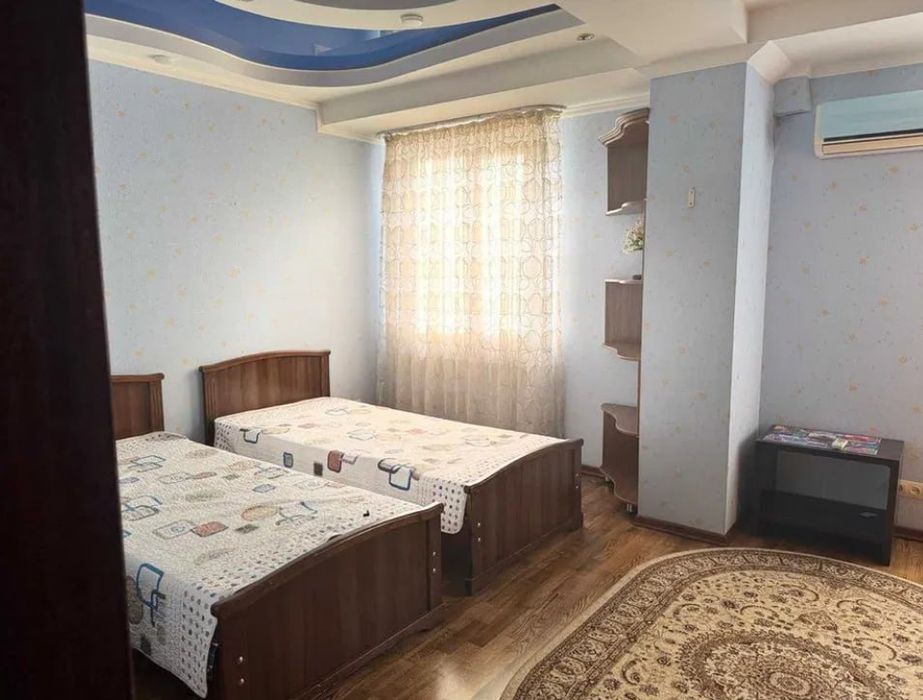 Квартира на Дархан 4/4/18 общ пл 167м  с обстановкой