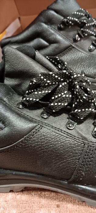 Bocanci noi PUMA 200 lei
