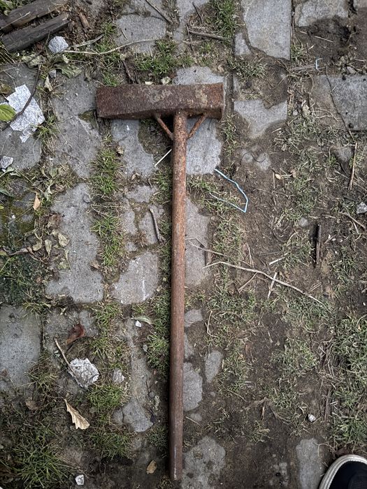 Продам кувалда  с топором
