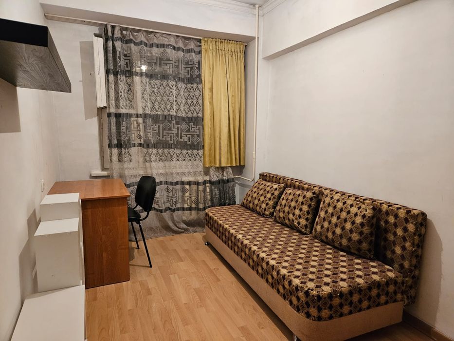 Девушке  изолированную