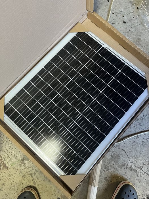 Gard electric cu panou fotovoltaic si acesori