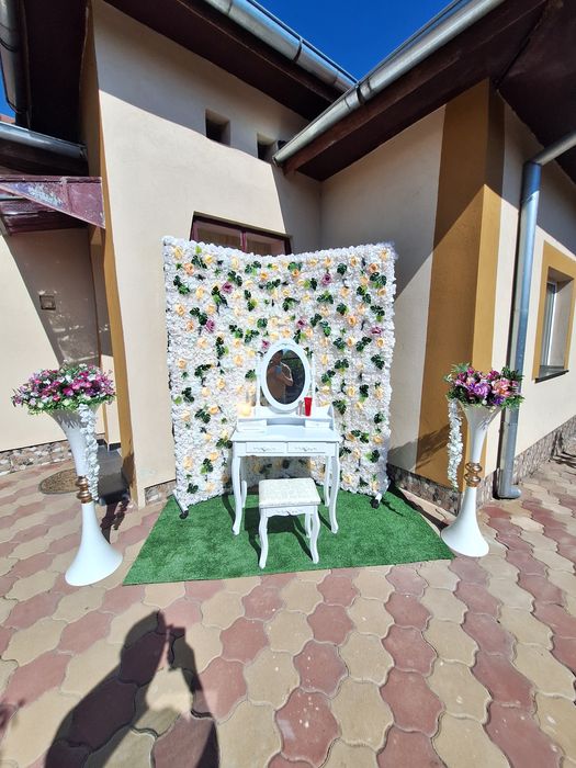 Decor si porumbei la evenimentul dv