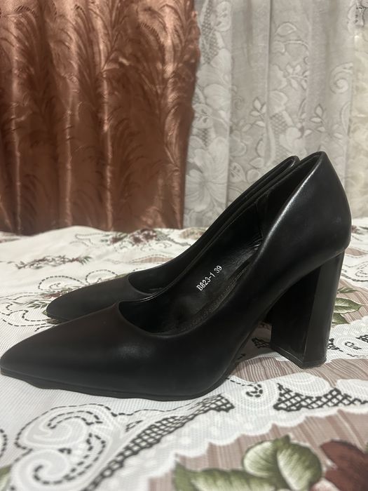 Новые, черные каблуки, каблук 8 см
