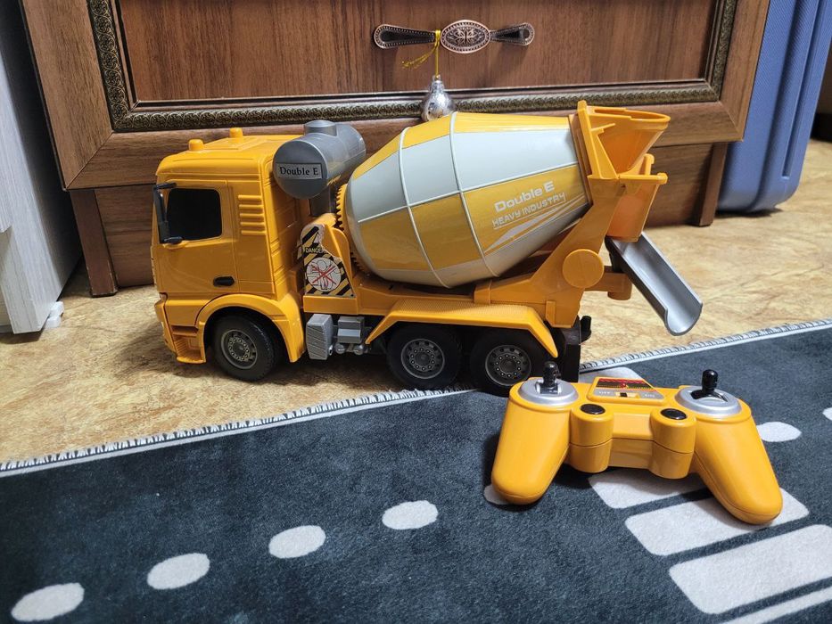 Продается бетономешалка с пульте управления