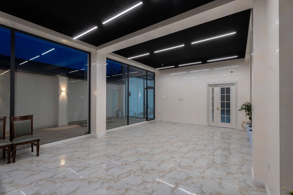 Продается нежилое помещение под офис 542кв